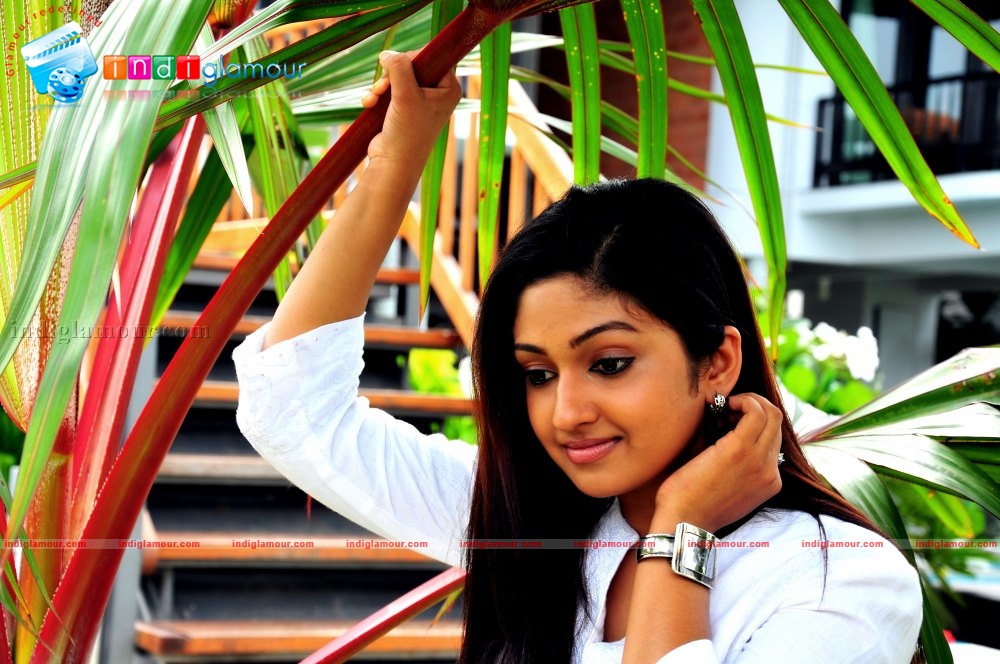 Mithra Kurian Actress hd photo